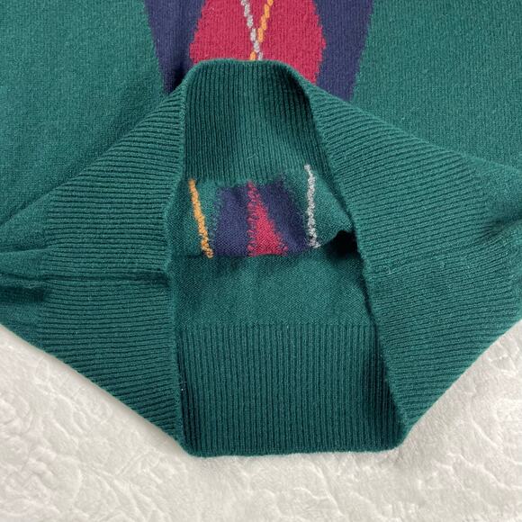VTG 100% Super Lambswool Scotland Forest Green Argyle V-neckline Preppy Sweater - Picture 8 of 14